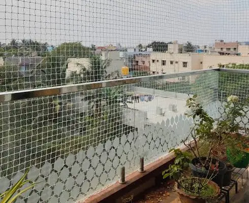Balcony safety net installation